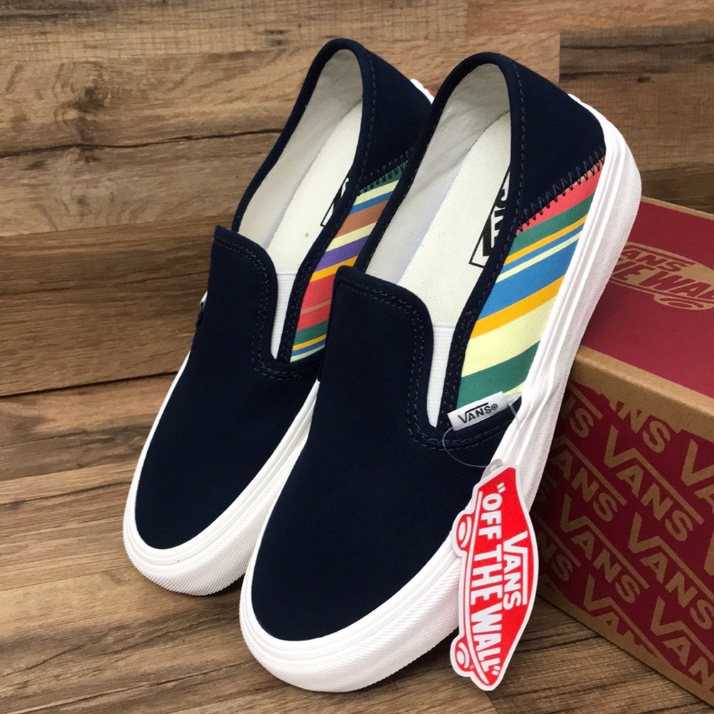 VANS SLIP ON ST BRAND NEW - Picture 6 of 16